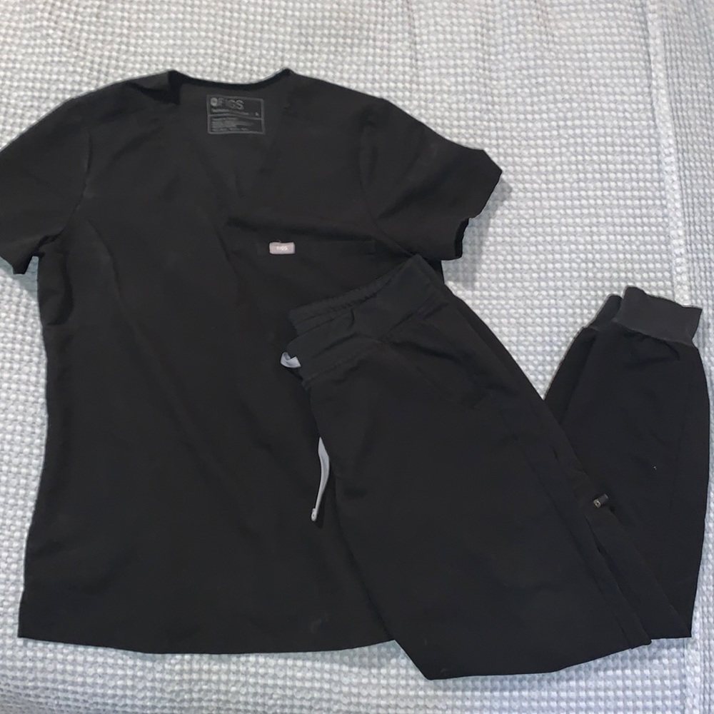 FIGS black jogger set